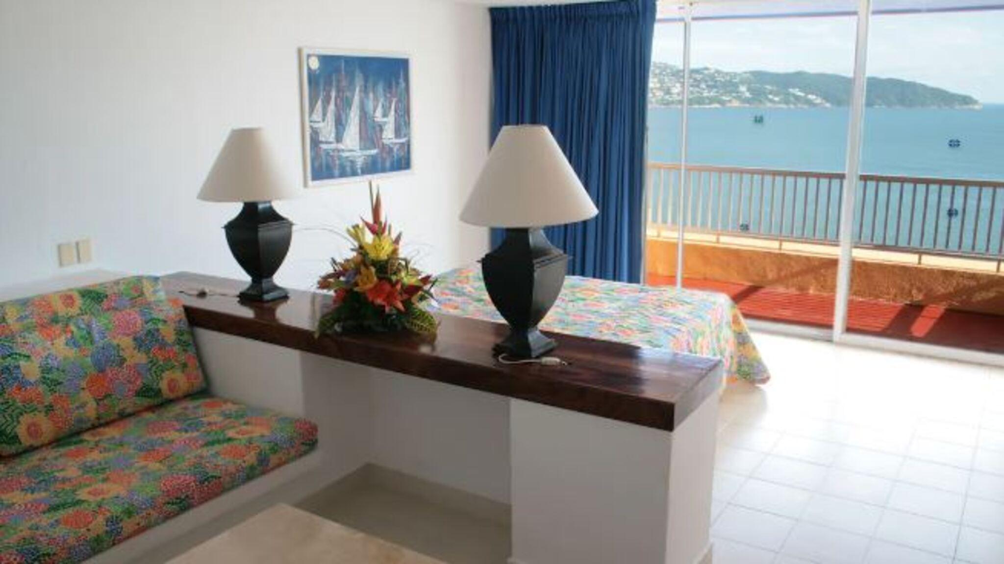 Ritz Acapulco All Inclusive Buitenkant foto A bedroom at the hotel