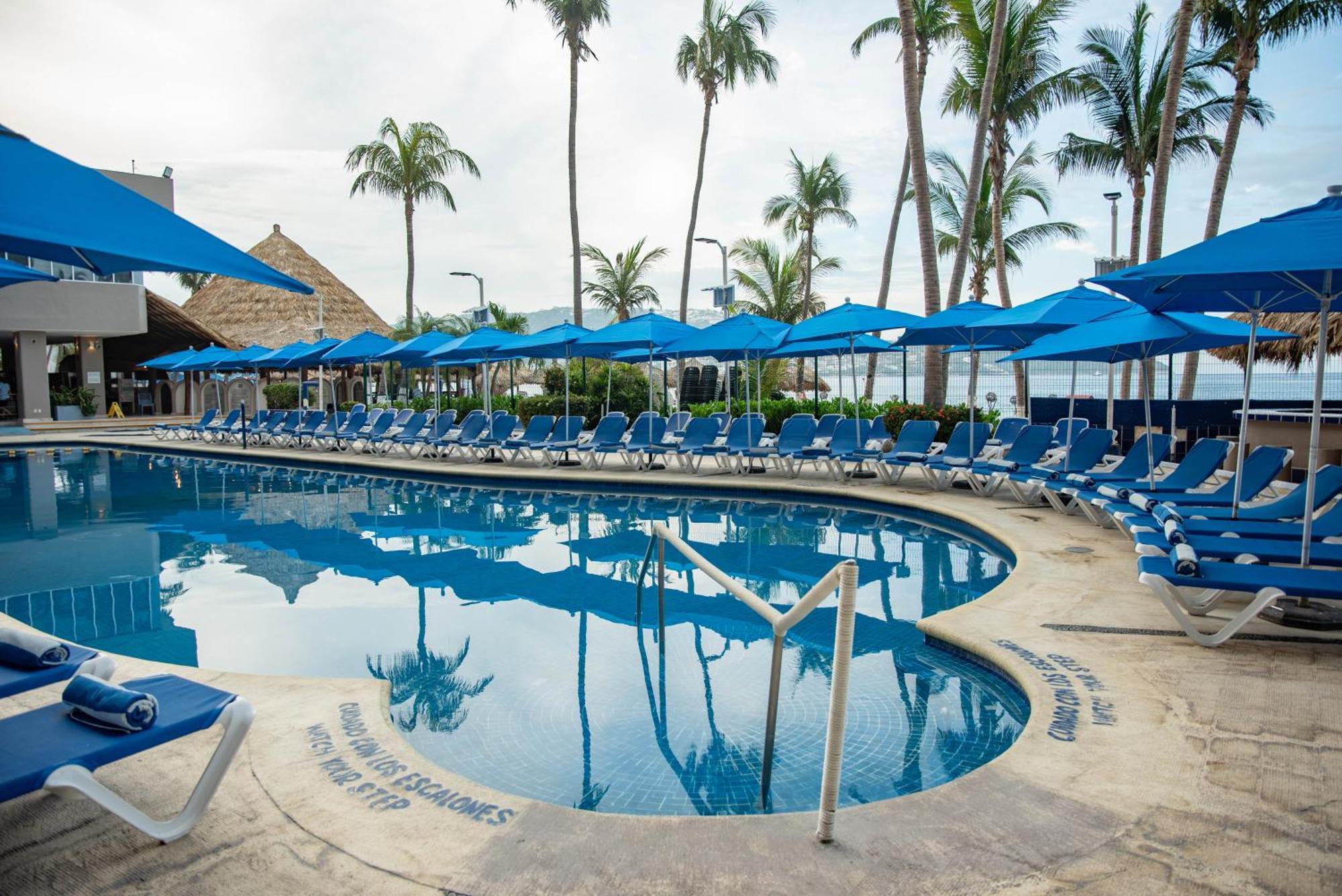Ritz Acapulco All Inclusive Buitenkant foto Pool at the Hilton San Diego Bay