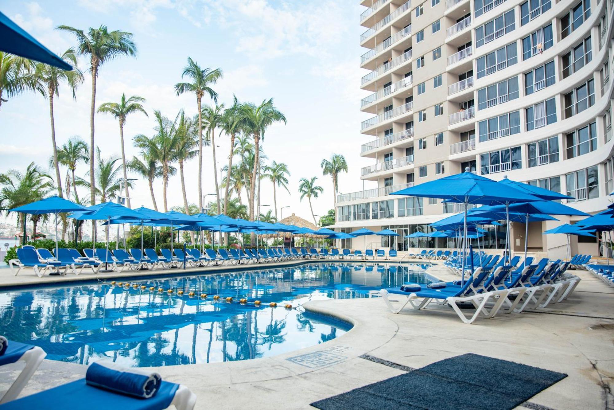 Ritz Acapulco All Inclusive Buitenkant foto Pool at the Hilton Los Cabos