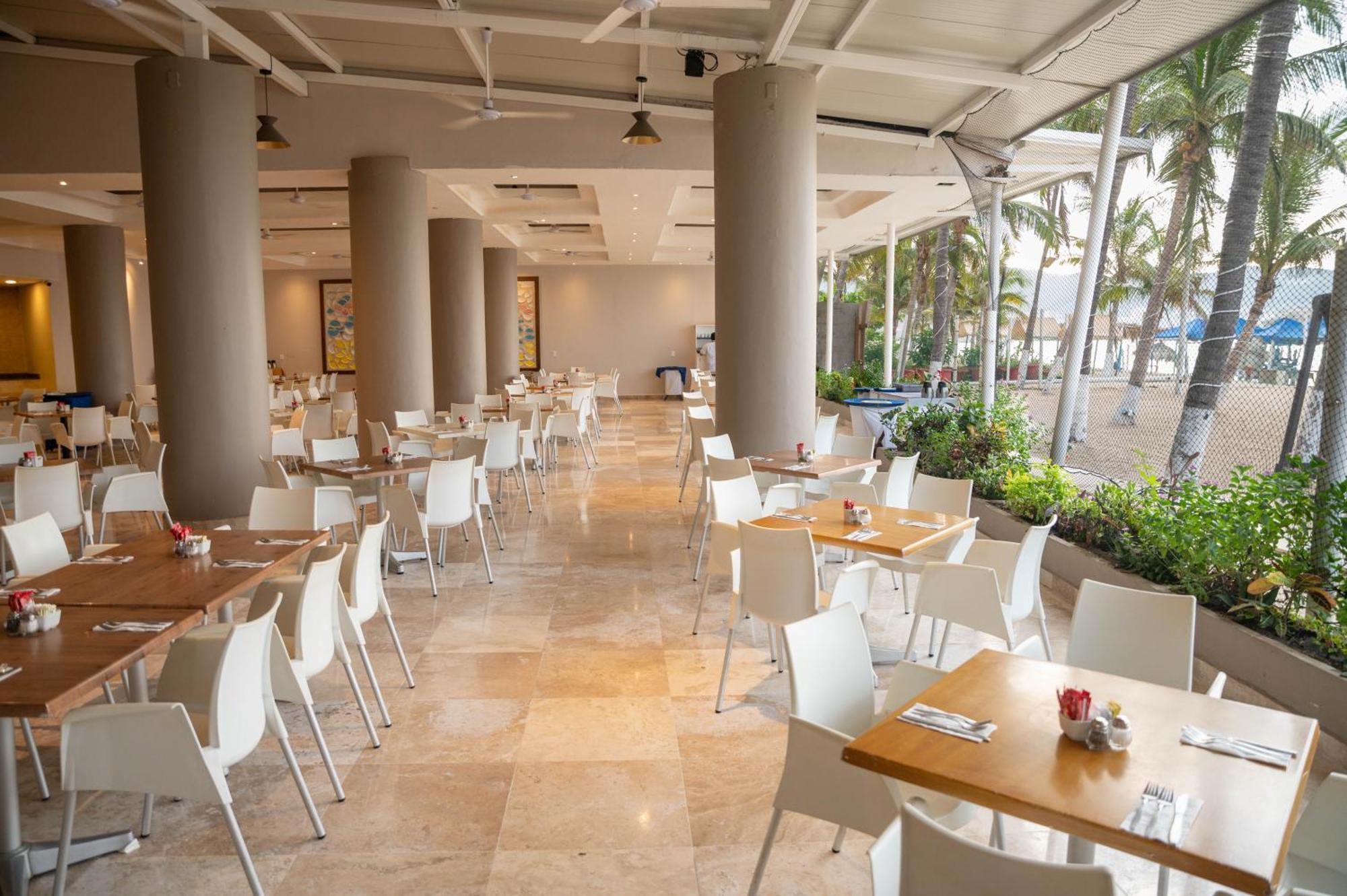 Ritz Acapulco All Inclusive Buitenkant foto The Beach Club
