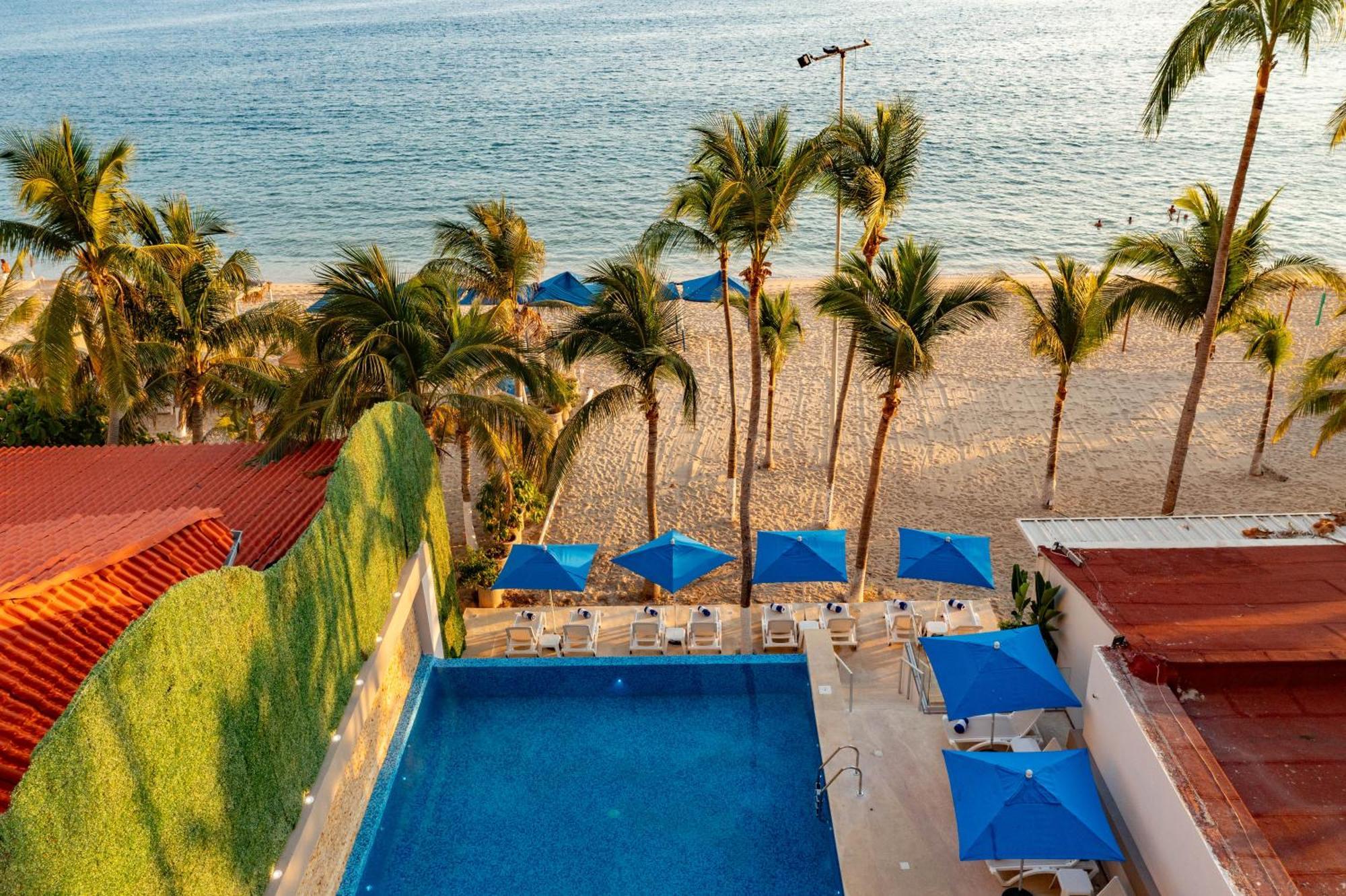Ritz Acapulco All Inclusive Buitenkant foto View of the beach from the hotel