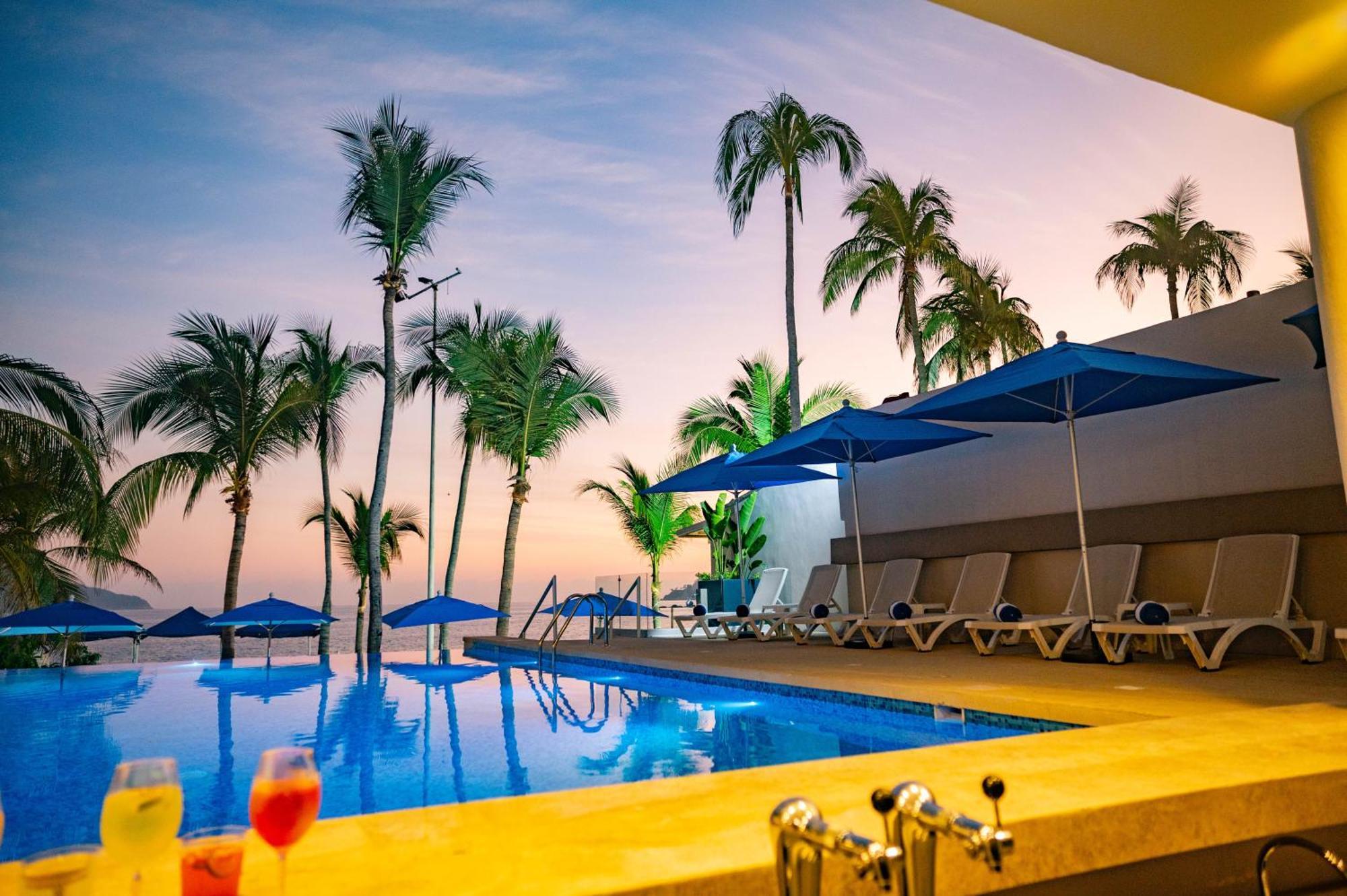 Ritz Acapulco All Inclusive Buitenkant foto The swimming pool at the hotel